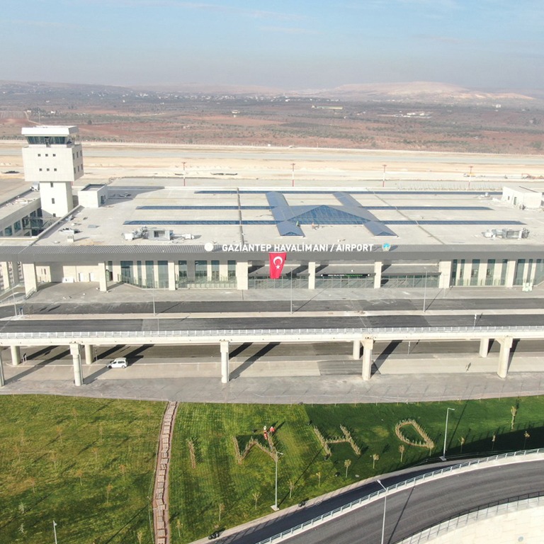 GAZİANTEP HAVALİMANI'NIN YENİ TERMİNAL BİNASININ AÇILIŞI YARIN YAPILACAK
