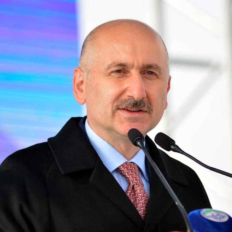 Bakan Karaismailoğlu: "Bayram Tatilinde 42 Bin 688 Uçak Trafiği Gerçekleşti"