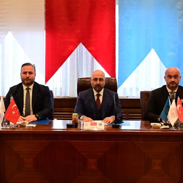 YK BAŞKANI VE GENEL MÜDÜRÜMÜZ HÜSEYİN KESKİN DHMİ KONGRE MERKEZİ’NDE DEVAM EDEN DEĞERLENDİRME TOPLANTISINA KATILDI