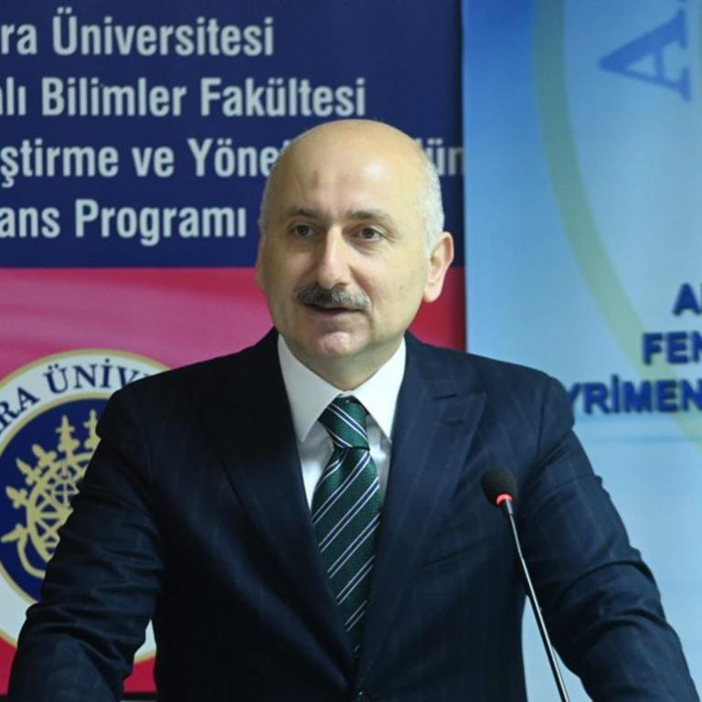 ULAŞTIRMA VE ALTYAPI BAKANI KARAİSMAİLOĞLU: ANTALYA HAVALİMANI İHALESİNİN 2.1 MİLYAR AVROLUK PEŞİNATI MART SONUNDA DEVLETİN KASASINA YATIRILACAK