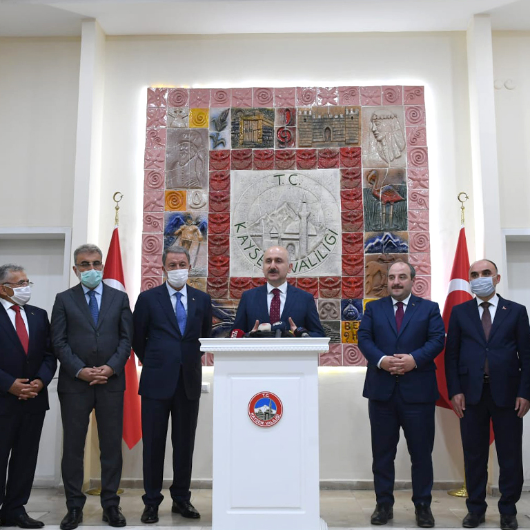 ULAŞTIRMA VE ALTYAPI BAKANI KARAİSMAİLOĞLU, MİLLÎ SAVUNMA BAKANI AKAR, SANAYİ VE TEKNOLOJİ BAKANI VARANK İLE KAYSERİ’DE İNCELEMELERDE BULUNDU