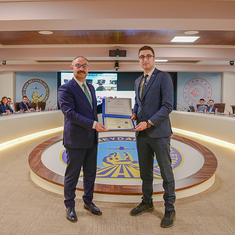  130’UNCU DÖNEM STAJYER HAVA TRAFİK KONTROLÖRLERİ DİPLOMA SEVİNCİ YAŞADI