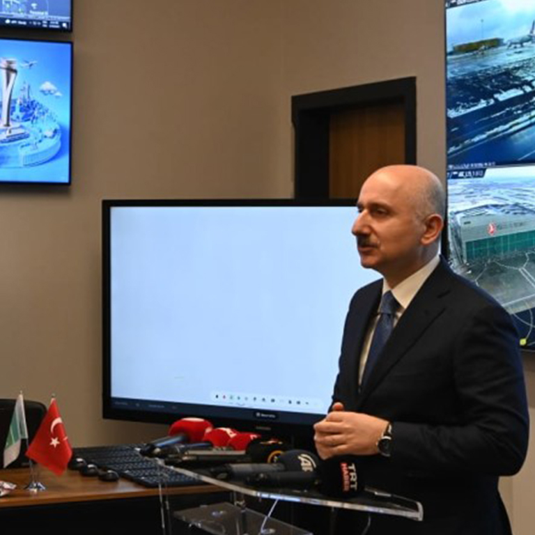 ULAŞTIRMA VE ALTYAPI BAKANI KARAİSMAİLOĞLU: YOĞUN KAR YAĞIŞI NEDENİYLE TEYAKKUZ HALİNDEYİZ