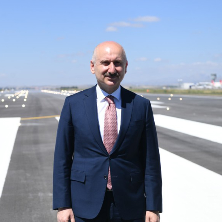 ULAŞTIRMA VE ALTYAPI BAKANI KARAİSMAİLOĞLU: OCAK’TA 9 MİLYONDAN FAZLA YOLCU UÇTU
