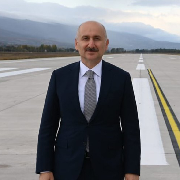 ULAŞTIRMA VE ALTYAPI BAKANI KARAİSMAİLOĞLU: “TOKAT YENİ HAVALİMANI AÇILIŞINA SAYILI GÜNLER KALDI”
