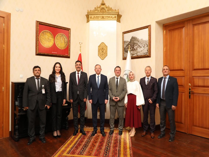HAVALİMANIMIZ MÜDÜRLÜĞÜNCE KARS VALİLİĞİ ZİYARET EDİLDİ