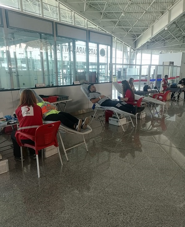 HAVALİMANIMIZDA KIZILAY TARAFINDAN KAN BAĞIŞI KAMPANYASI DÜZENLENDİ