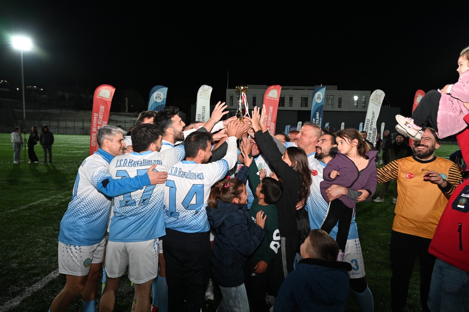 DHMİ Isparta Süleyman Demirel Havalimanı Futbol Takımının Büyük Başarısı