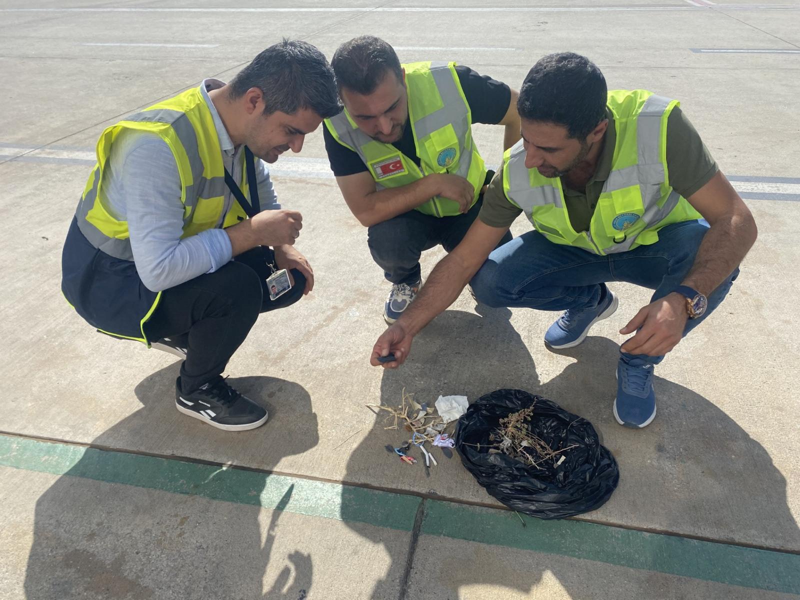 Batman Havalimanı'nda Uçuş Emniyeti İçin FOD Yürüyüşü Gerçekleştirildi