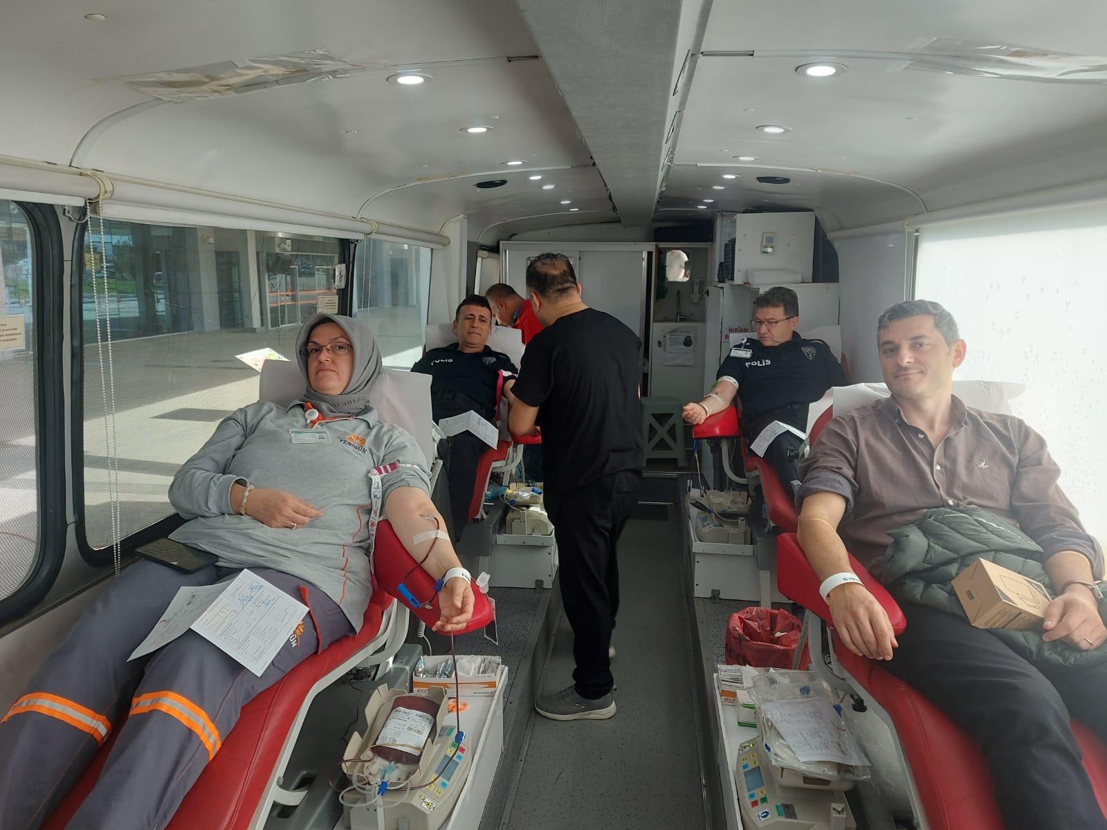 Balıkesir Koca Seyit Havalimanı’nda Kızılay Haftası’nda Kan Bağışı Etkinliği