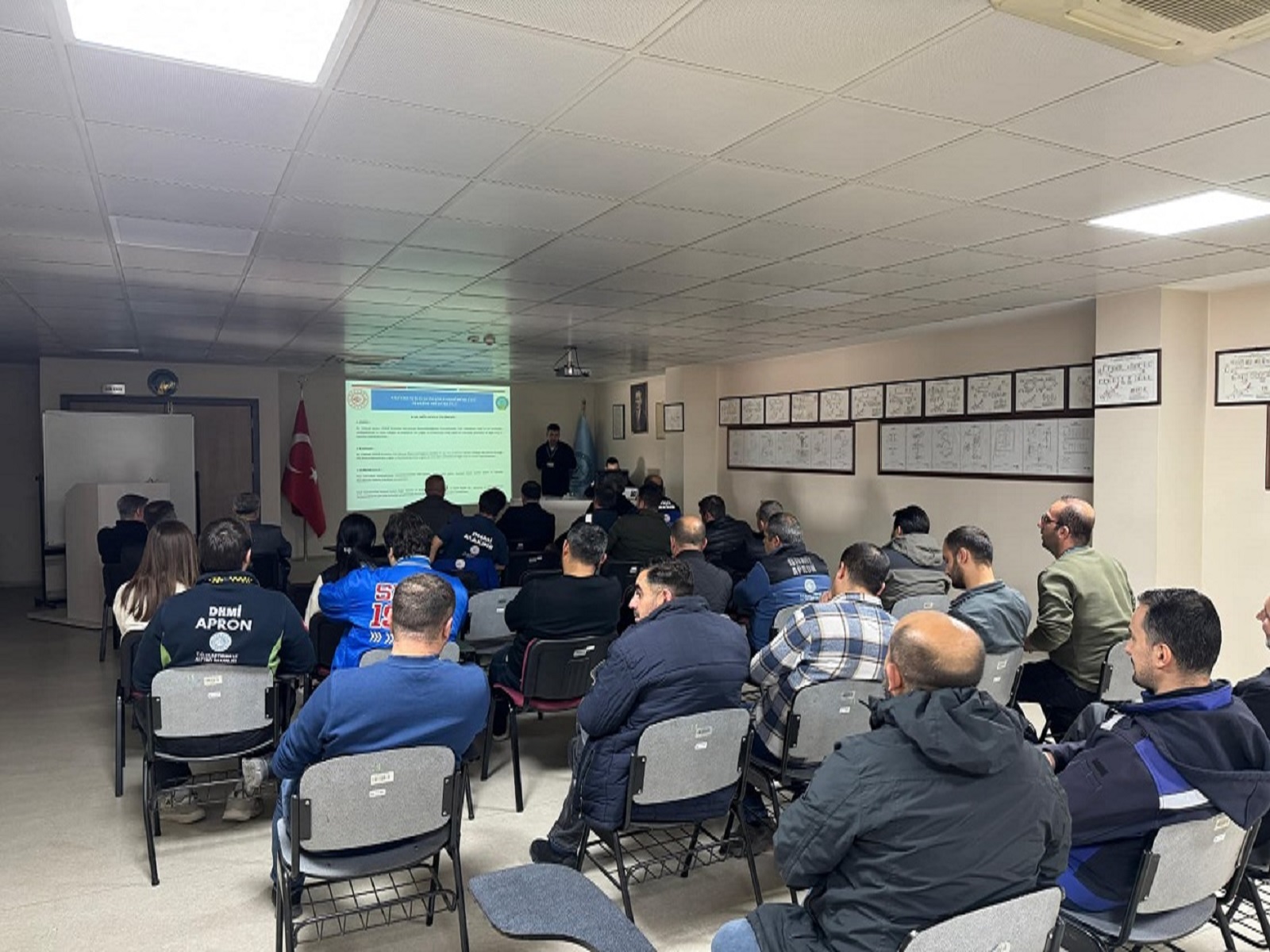 HAVALİMANIMIZDA 2025/2026 KIŞ SEZONU ÖNCESİ KARLA MÜCADELE HAZIRLIK TOPLANTISI GERÇEKLEŞTİRİLDİ