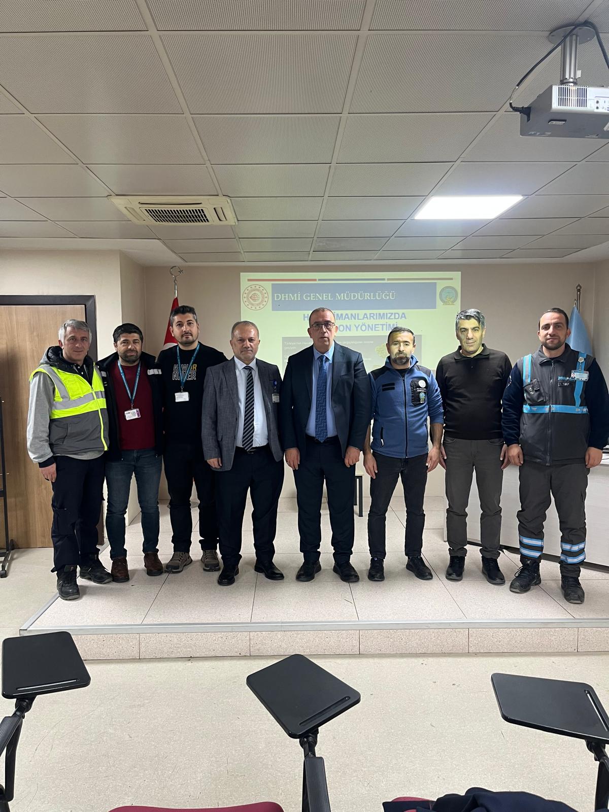 KARBONSUZ HAVALİMANI PROJESİ KAPSAMINDA, KARBON YÖNETİM KOMİTESİ TOPLANTISI, HAVALİMANIMIZ ARFF EĞİTİM SALONUNDA GERÇEKLEŞTİRİLDİ