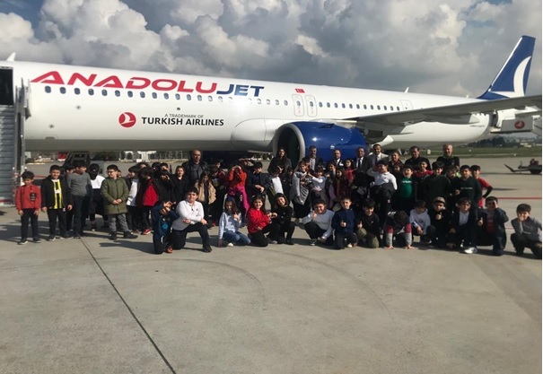 BATMAN HAVALİMANI KAPILARINI MİNİK ÖĞRENCİLERE AÇTI