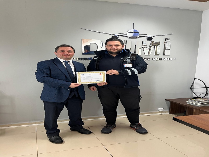 HAVALİMANI PERSONELLERİMİZE BAŞARI BELGESİ TAKDİM EDİLDİ
