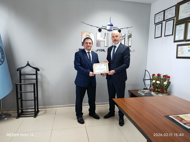 HAVALİMANI PERSONELLERİMİZE BAŞARI BELGESİ TAKDİM EDİLDİ