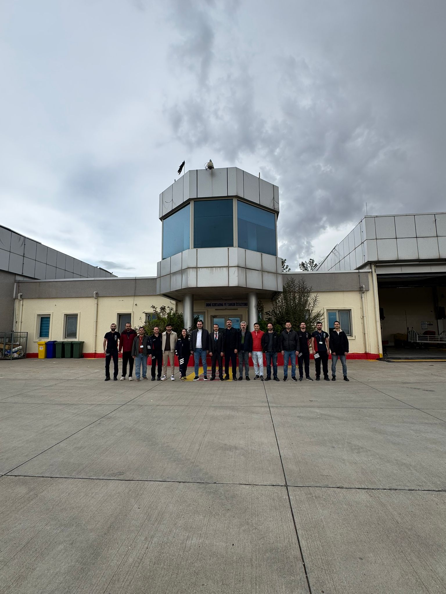 Havalimanımızda Uçak Kaldırma Kemerleri Eğitimi ve Tatbikatı Yapıldı.