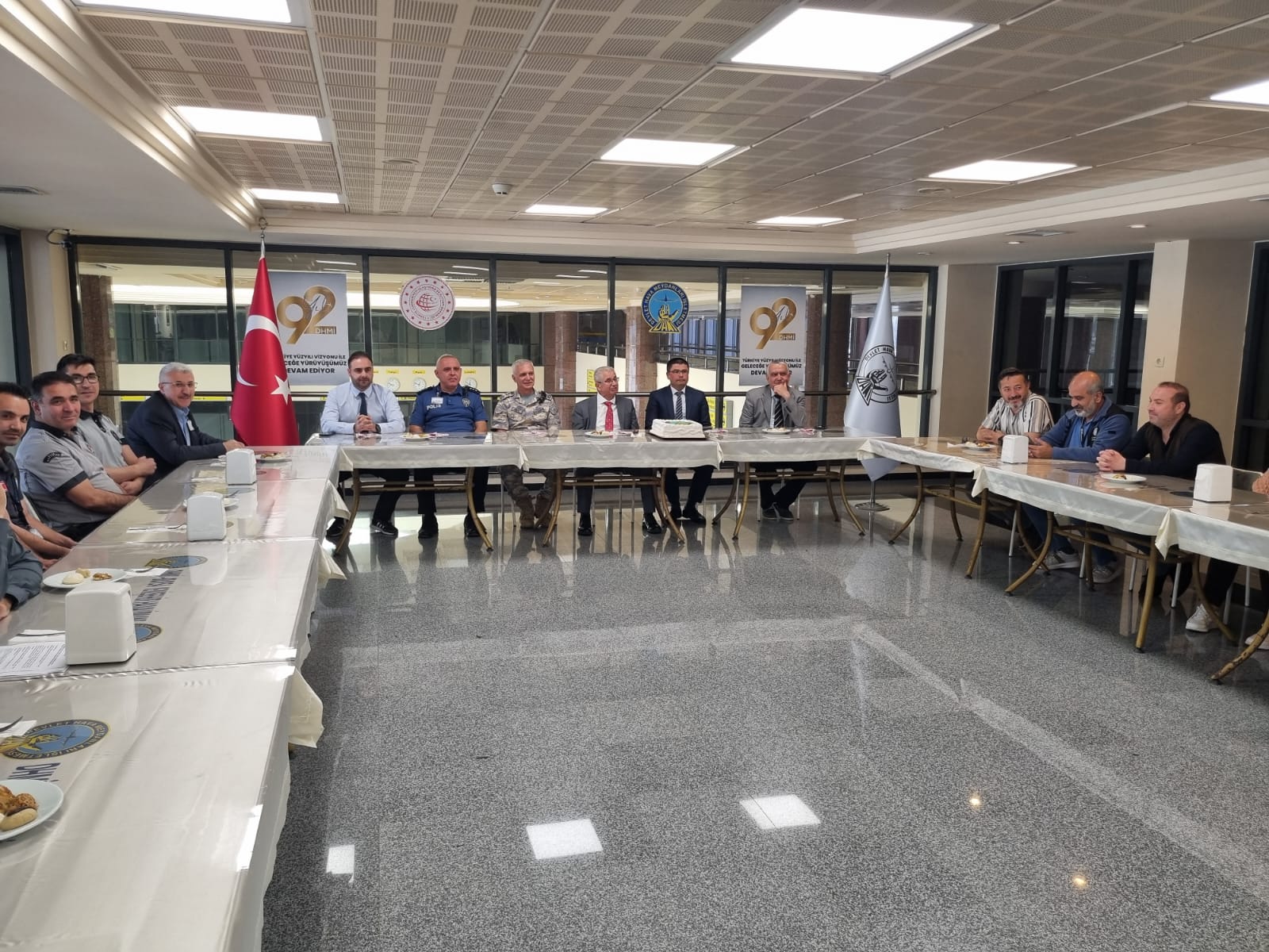 DEVLET HAVA MEYDANLARI İŞLETMESİ’NİN 92. KURULUŞ YIL DÖNÜMÜ HAVALİMANIMIZDA KUTLANDI