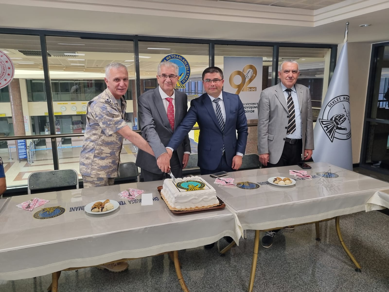 DEVLET HAVA MEYDANLARI İŞLETMESİ’NİN 92. KURULUŞ YIL DÖNÜMÜ HAVALİMANIMIZDA KUTLANDI