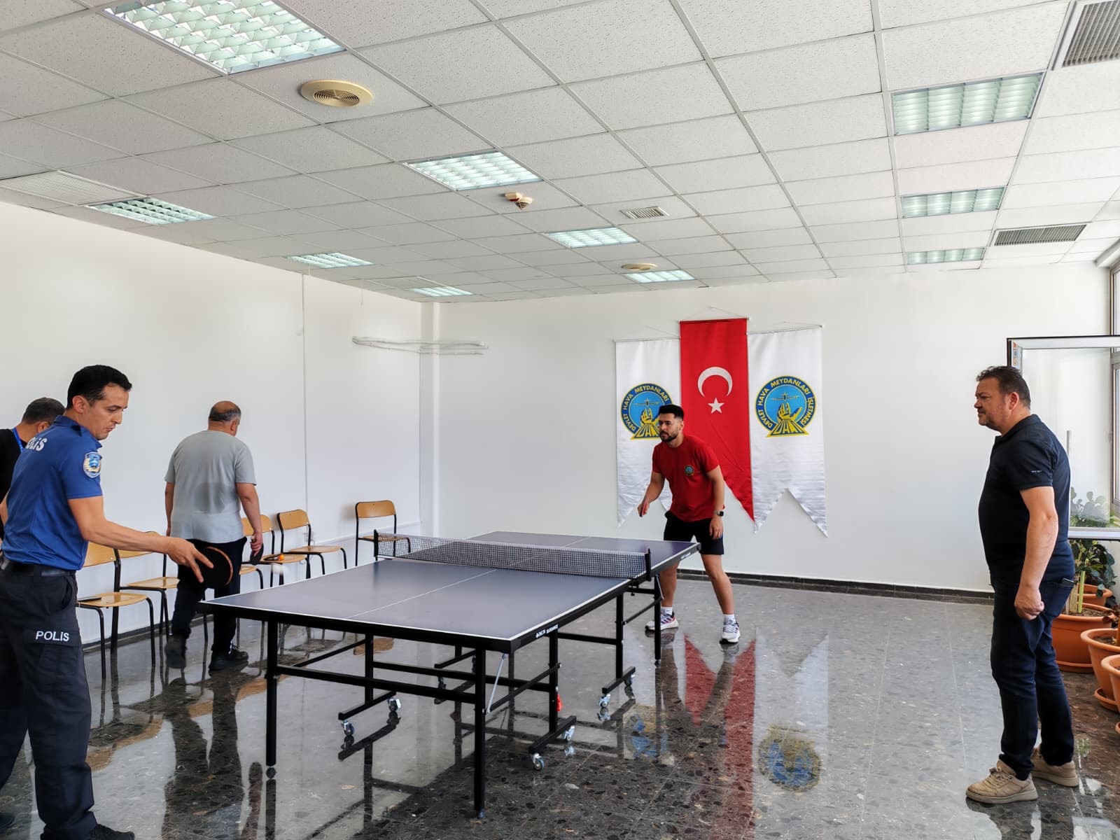 Isparta Süleyman Demirel Havalimanında Masa Tenisi Turnuvası Düzenlendi