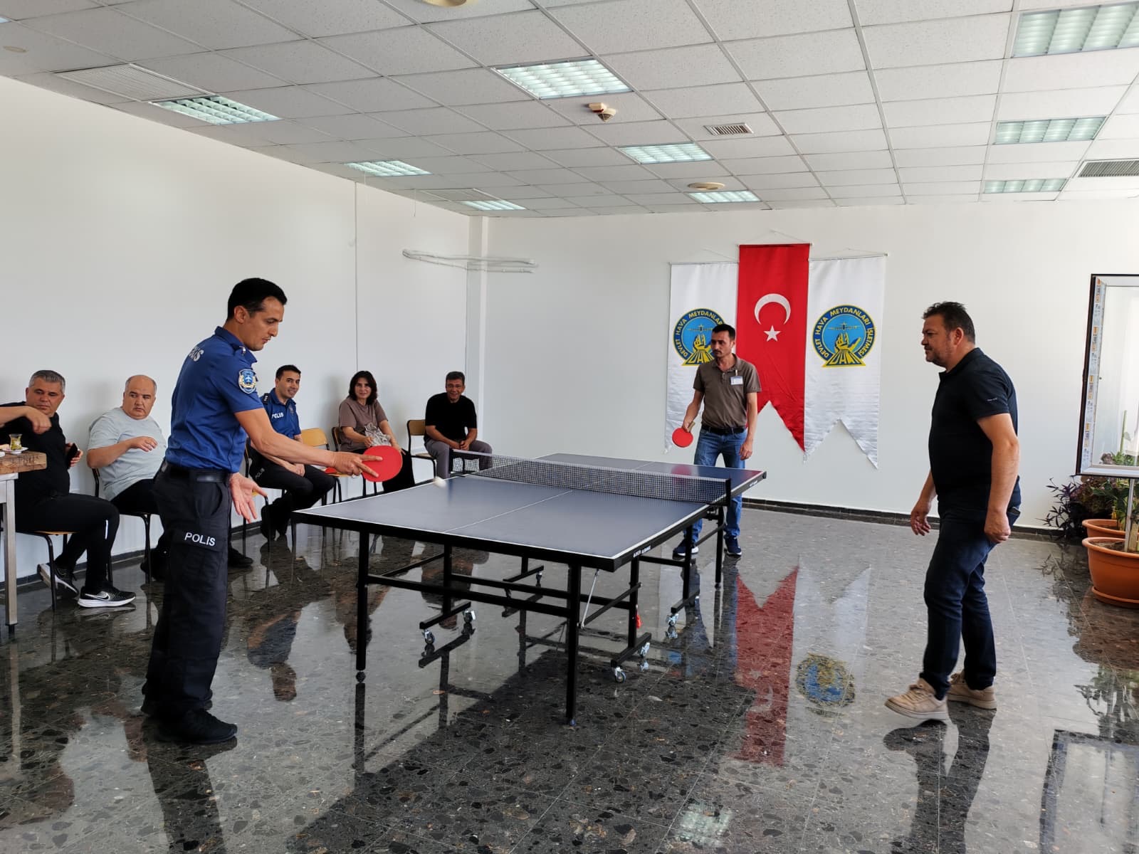 Isparta Süleyman Demirel Havalimanında Masa Tenisi Turnuvası Düzenlendi