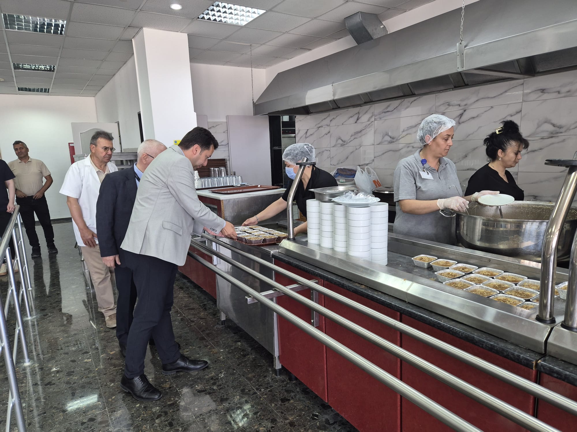 ISPARTA SÜLEYMAN DEMİREL HAVALİMANI’NDA AŞURE İKRAMI