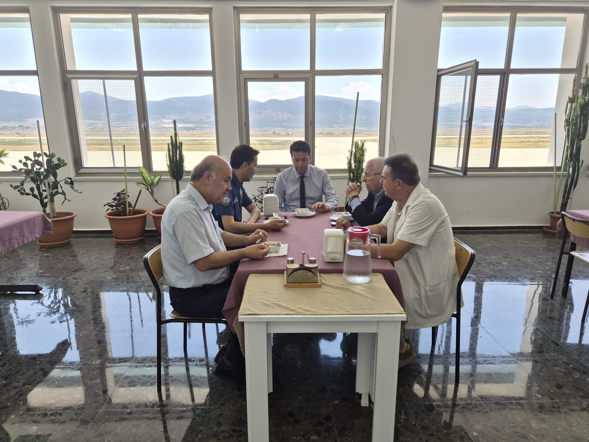 ISPARTA SÜLEYMAN DEMİREL HAVALİMANI’NDA AŞURE İKRAMI