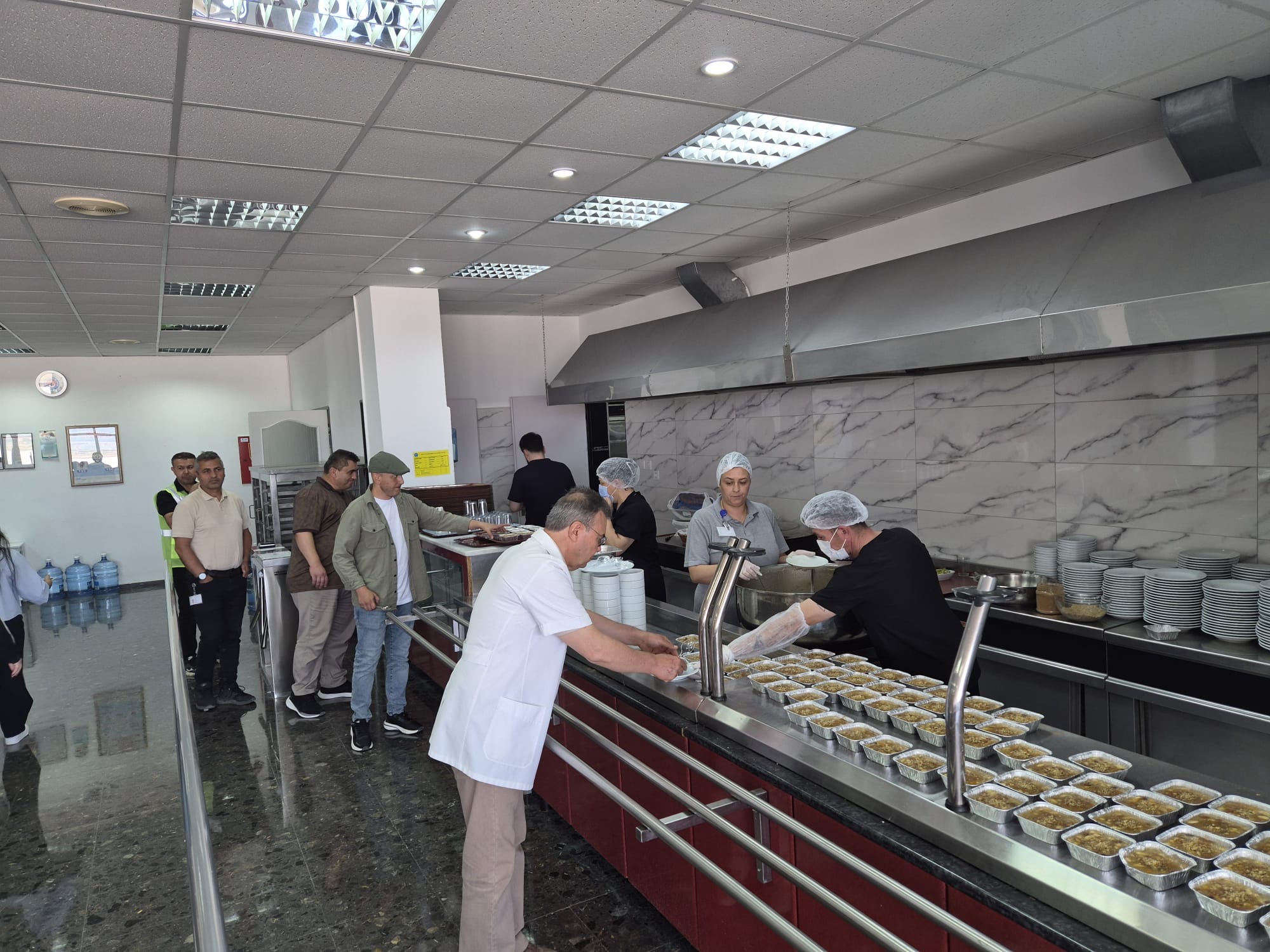 ISPARTA SÜLEYMAN DEMİREL HAVALİMANI’NDA AŞURE İKRAMI