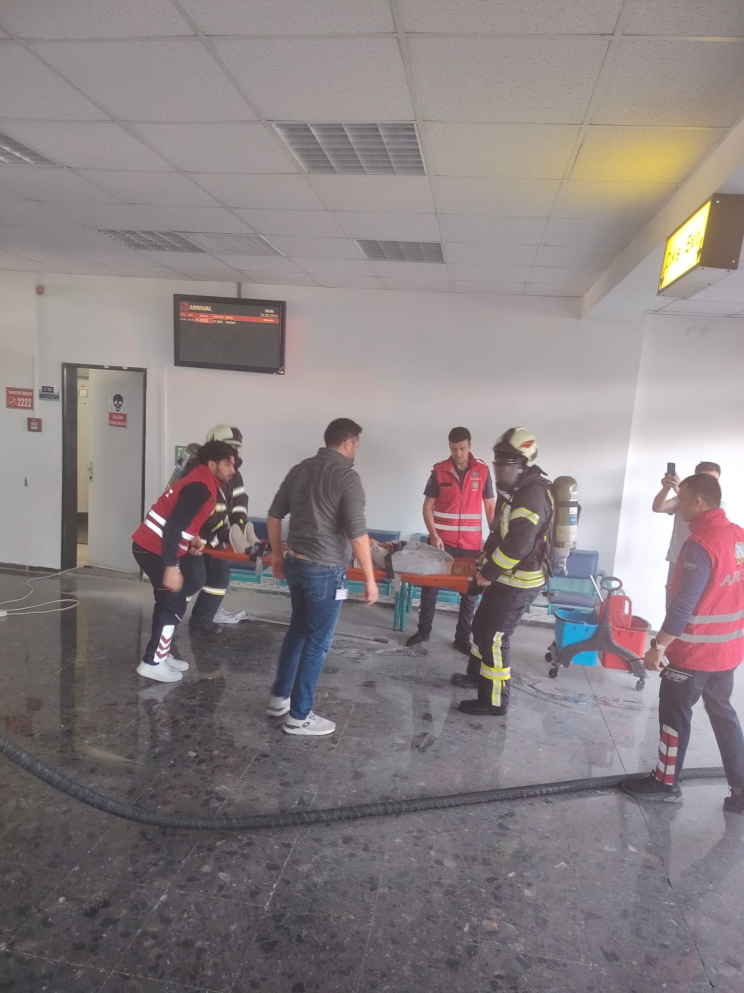Havalimanımızda Kurum ve Kuruluşlarla Birlikte Acil Durum Tatbikatı Gerçekleştirildi