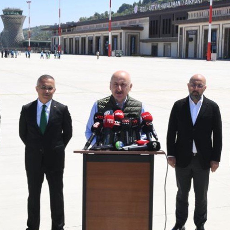 ULAŞTIRMA VE ALTYAPI BAKANI KARAİSMAİLOĞLU: TÜRKİYE’NİN AYDINLIK GELECEĞİNİN NİŞANESİ RİZE-ARTVİN HAVALİMANI YARIN AÇILIYOR