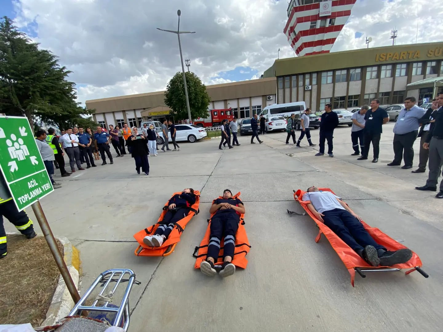 ARFF Şefliği ve Isparta İl Afet ve Acil Durum ekipleriyle koordineli olarak Deprem Anı Tatbikatı gerçekleştirilmiştir.