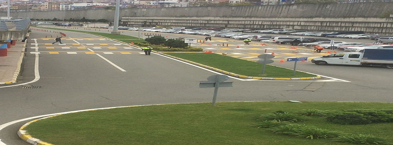 Havalimanımız kara tarafında karayolları tarafından yol çizgileri ve yaya geçitlerinin boyası yenilenmiştir.