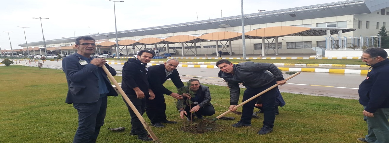 HAVALİMANIMIZDA  “GELECEĞE NEFES OL”  PROJESİ KAPSAMINDA FİDAN DİKİMİ YAPILDI