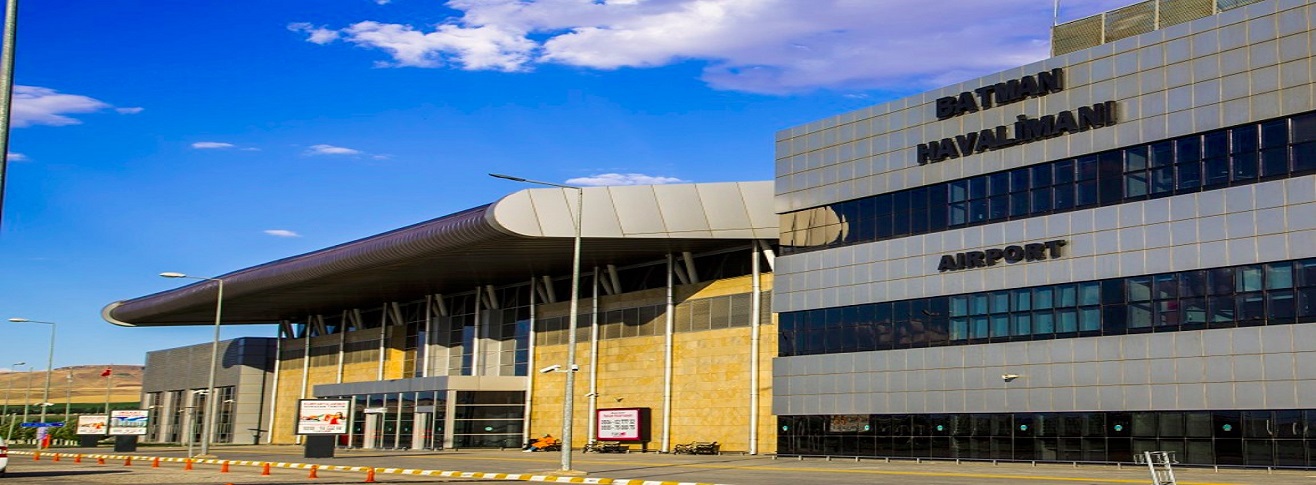 Batman Belediyesi, Batman Havalimanı’nın 1-30 Eylül 2023 tarihleri arasında tadilata alınacak olması nedeniyle Diyarbakır Havalimanı’na otobüs seferleri düzenliyor.