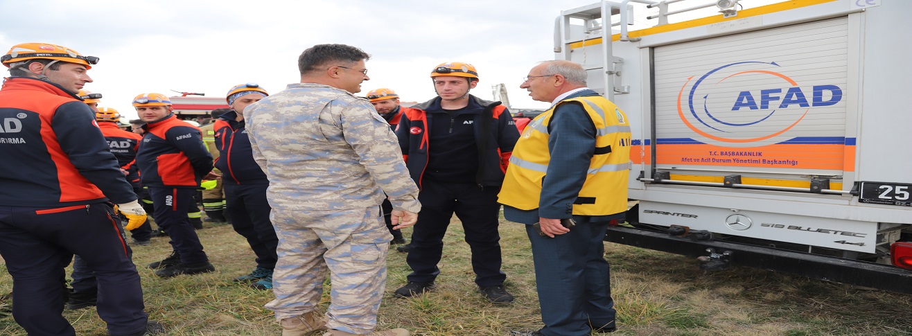 HAVALİMANIMIZDA YAPILAN ATEŞLİ YANGIN TATBİKATI GERÇEĞİ ARATMADI