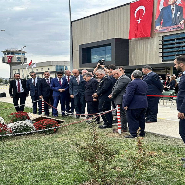100. YILDA 100 ETKİNLİK PROGRAMINDA FAALİYET GÖSTEREN KURUM ÇALIŞANLARIMIZA SİNOP VALİSİ SAYIN DR. MUSTAFA ÖZARASLAN TARAFINDAN BAŞARI BELGESİ VERİLDİ