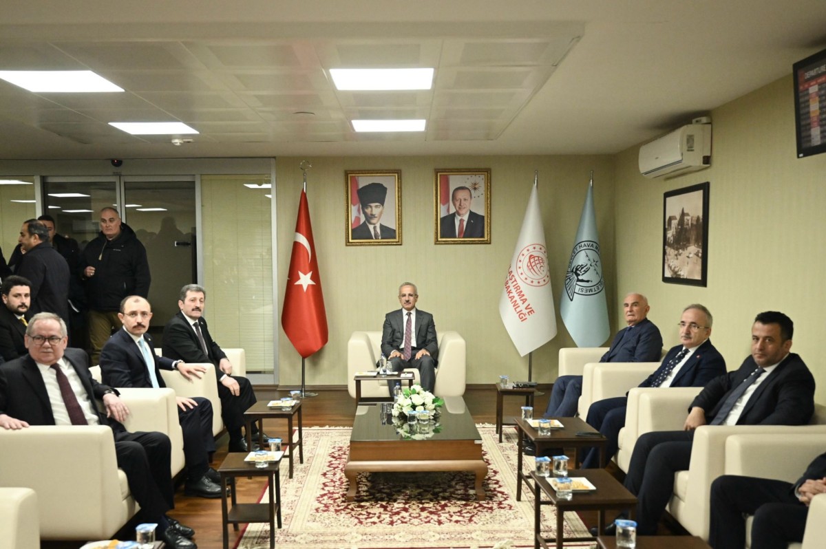 ULAŞTIRMA VE ALTYAPI BAKANI ABDULKADİR URALOĞLU’NDAN SAMSUN'A YENİ HAVALİMANI MÜJDESİ