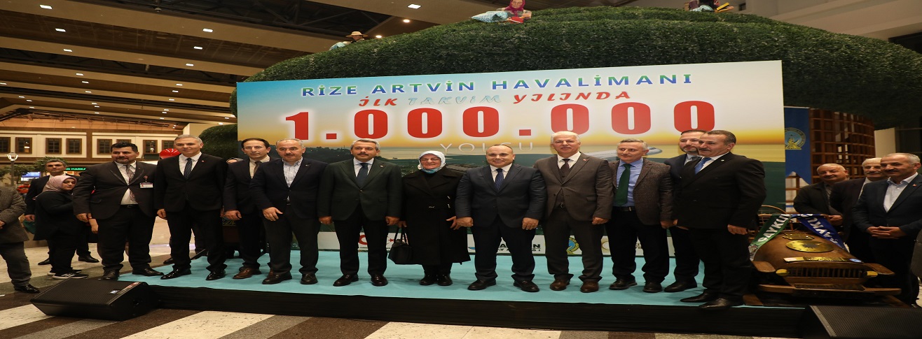 RİZE-ARTVİN HAVALİMANI'NDA 1 MİLYONUNCU YOLCU TÖRENLE KARŞILANDI