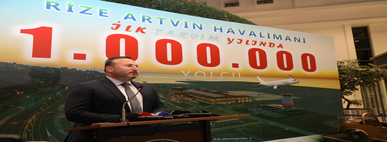 RİZE-ARTVİN HAVALİMANI'NDA 1 MİLYONUNCU YOLCU TÖRENLE KARŞILANDI