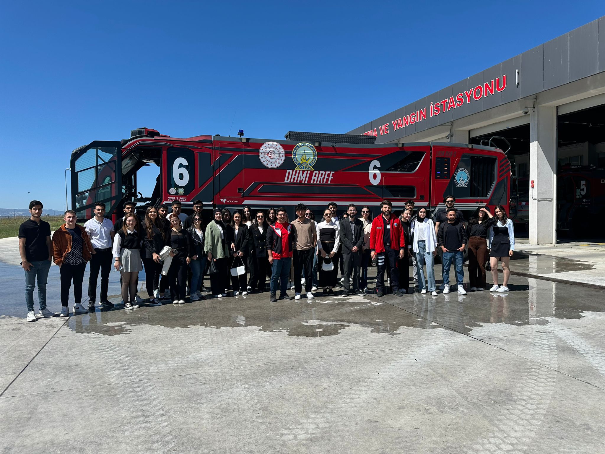 Burdur Mehmet Akif Ersoy Üniversitesi Hikmet Tolunay Meslek Yüksekokulu Ulaştırma Hizmetleri Bölümü Öğrencilerinin Havalimanımıza Ziyareti