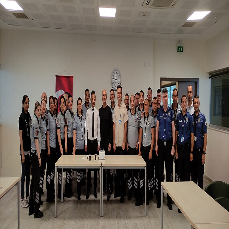 HAVALİMANIMIZDA ÖZEL GÜVENLİK GÖREVLİLERİ GÜNÜ KUTLANDI