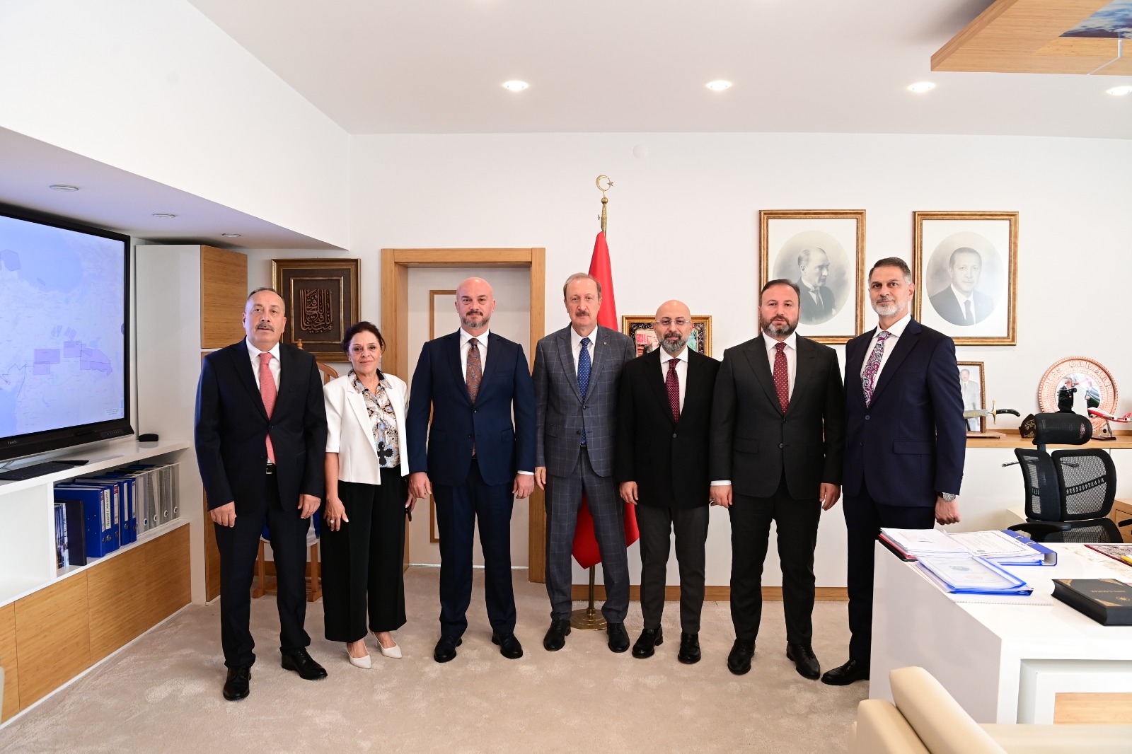 DHMİ'DE DEVİR TESLİM