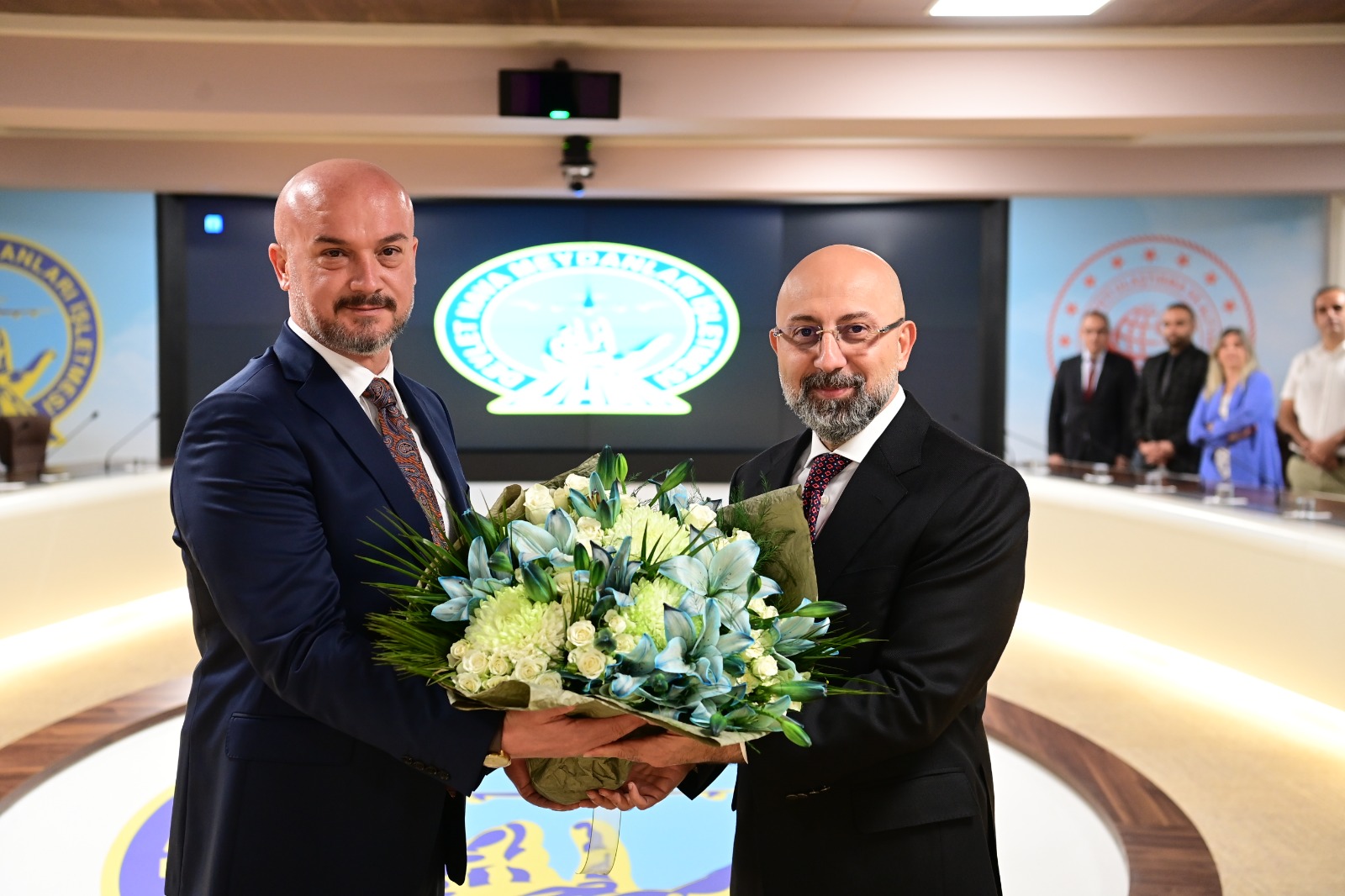 DHMİ'DE DEVİR TESLİM