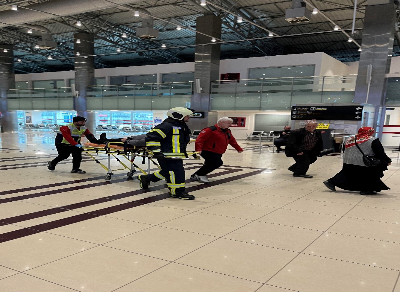 DHMİ TRABZON HAVALİMANI BAŞMÜDÜRLÜĞÜ ACİL DURUM TATBİKATI GERÇEKLEŞTİRİLMİŞTİR. 