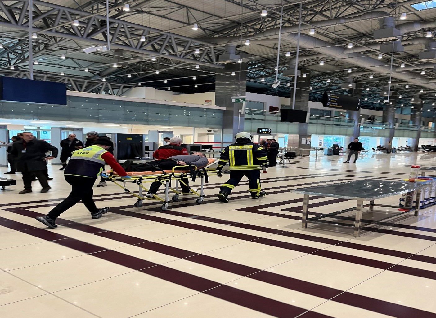 DHMİ TRABZON HAVALİMANI BAŞMÜDÜRLÜĞÜ ACİL DURUM TATBİKATI GERÇEKLEŞTİRİLMİŞTİR. 