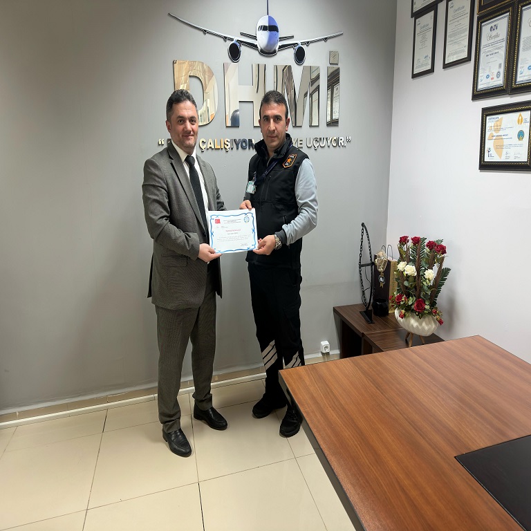HAVALİMANIMIZDA ÖZEL GÜVENLİK GÖREVLİLERİNE TEŞEKKÜR BELGESİ TAKDİM EDİLDİ