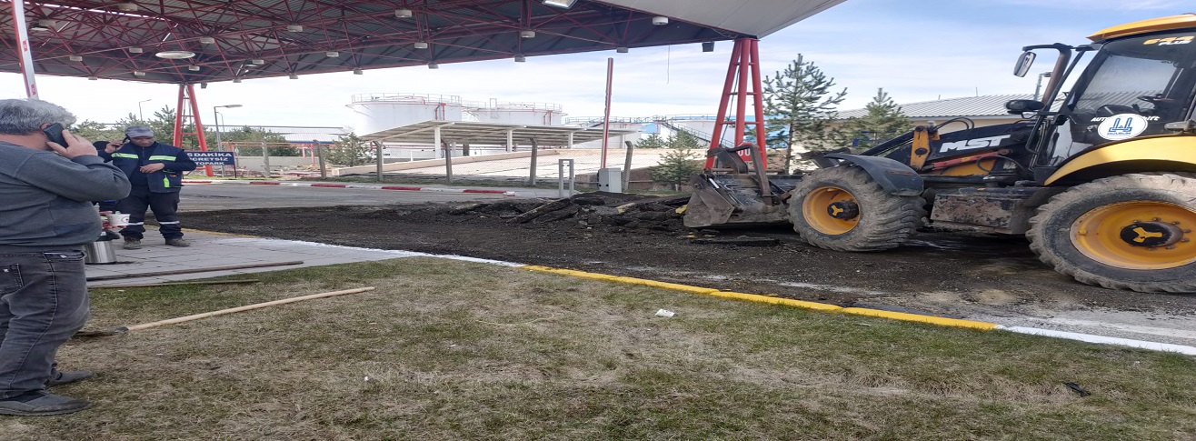 ERZURUM BÜYÜKŞEHİR BELEDİYESİ TARAFINDAN HAVALİMANIMIZDA YOL BAKIM, ASFALTLAMA VE PEYZAJ ÇALIŞMALARI YAPILIYOR