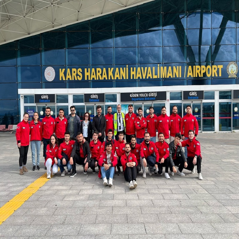 ARDAHAN ÜNİVERSİTESİ NİHAT DELİBALTA GÖLE MESLEK YÜKSEKOKULU SİVİL SAVUNMA VE İTFAİYECİLİK BÖLÜMÜ ÖĞRENCİLERİ HAVALİMANIMIZI ZİYARET ETTİ